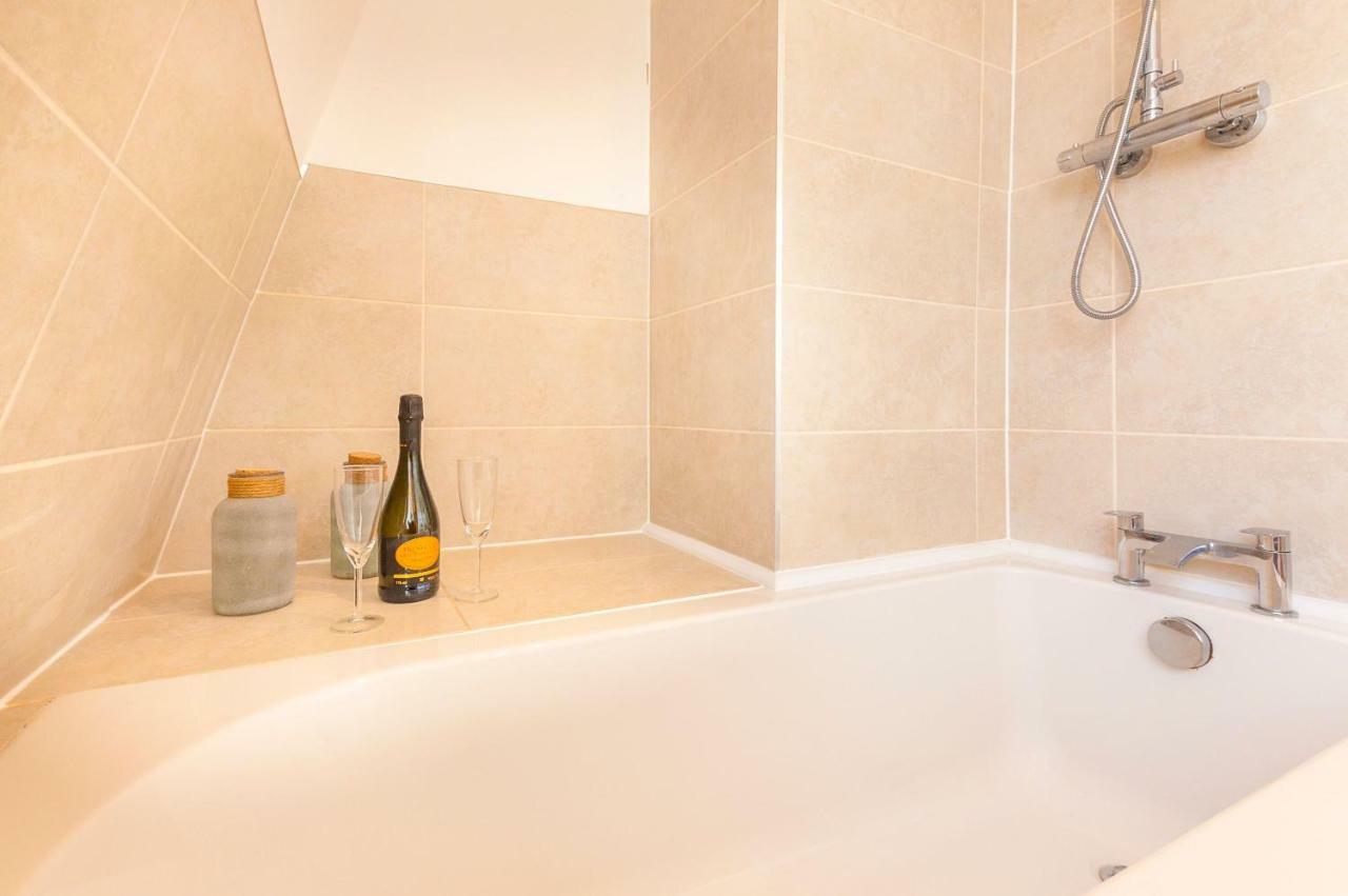 Pure B - Exceptional Views Of Tamar & Royal William Yard With Free Parking & Wifi Apartment Plymouth Exterior foto